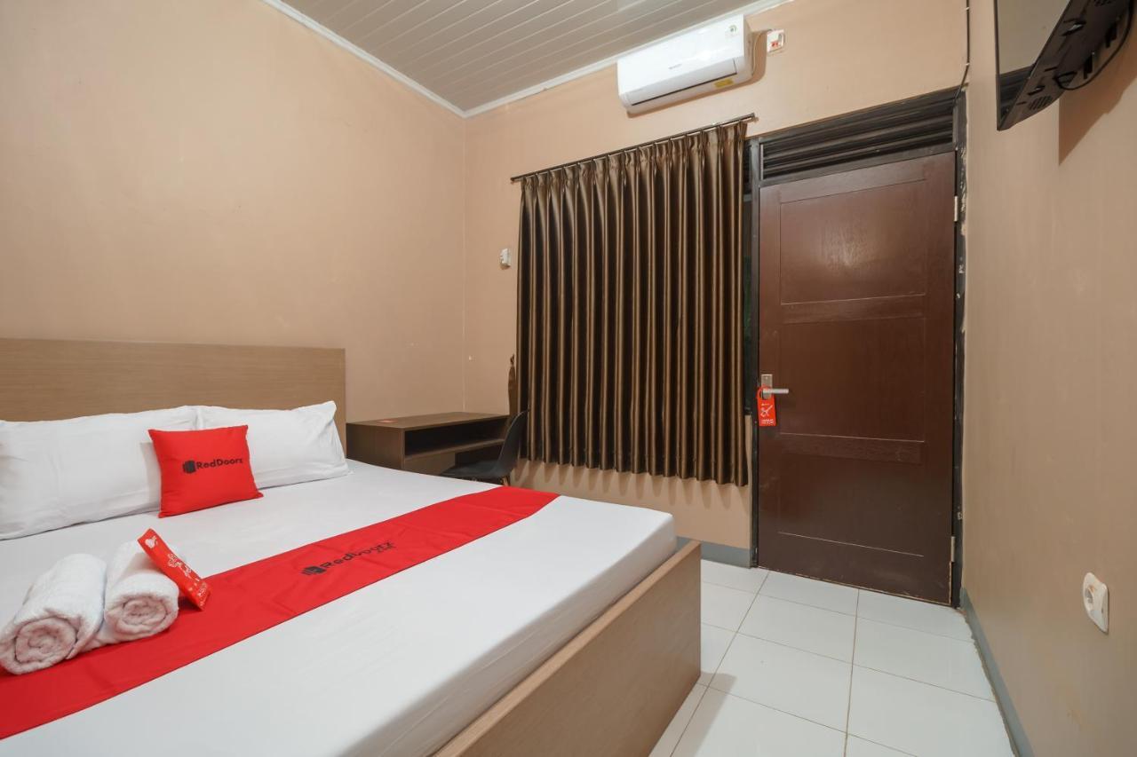 Reddoorz Syariah Near Siloam Hospitals Bulak Kapal Hotel Бекаси Екстериор снимка